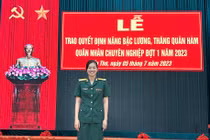 Flex như Ánh Viên khoe hàm trung tá và "rổ" huy chương