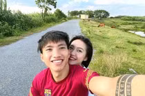 Con trai cầu hôn bạn gái, bố Đoàn Văn Hậu phản ứng bất ngờ 