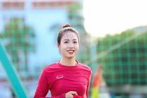 Nữ cầu thủ được tập trung cho ASIAD 19 đẹp miễn chê trên sân tập