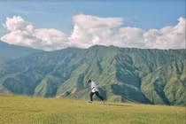 Thảo nguyên xanh trên núi cao tưởng đâu hóa ra Tà Xùa