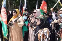 Mỹ rút hết quân, phụ nữ Afghanistan cầm súng chống Taliban