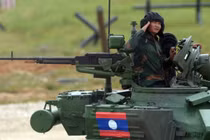 Bom mìn từ thời chiến tranh là thách thức với người Nga ở Lào