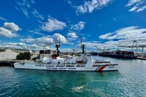 Tàu CSB 8021 nạp đầy nhiên liệu sẵn sàng hải trình về Việt Nam