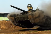 Tại sao xe tăng T-72 50 năm tuổi vẫn khiến NATO lo sợ?