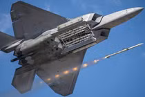 "Quân bài tẩy" của Mỹ đối đầu với Phích Lịch-15 Trung Quốc