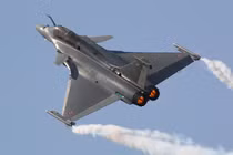 Tại sao Rafale Pháp đe dọa Su-35 Nga trên chiến trường lẫn thương trường?