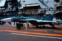Tiêm kích hạm Su-33 - Phiên bản kỳ lạ nhất của dòng Flanker