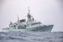 Sức mạnh của khinh hạm 5000 tấn vừa đi qua vào biển Đông