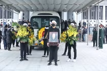 Thanh Lam, Trọng Tấn và các nghệ sĩ đến viếng NSND Trung Kiên