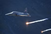 Không quân Mỹ bất ngờ vùng tiền mua tiêm kích cũ từ thời Chiến tranh Việt Nam