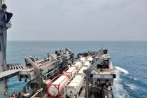 Khả năng vận tải của tàu đổ bộ Ấn Độ viện trợ oxy cho TP.HCM