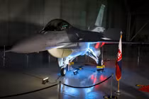 Slovakia: Đặt hàng 5 năm mới nhận chiếc F-16 đầu tiên