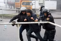 Đường phố Kazakhstan hỗn loạn, 4000 phần tử quá khích bị bắt giữ