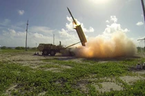 Mỹ lại bất lực nhìn tên lửa Iran dội lửa vào Saudi Arabia