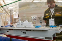 Kích thước siêu lớn của tàu đổ bộ tấn công Nga tiết lộ điều gì?