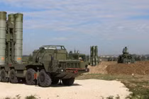 Nga tuyên bố tên lửa S-400 ở Crimea đủ sức hạ mọi máy bay NATO