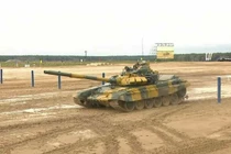Xe tăng Việt Nam đội nắng huấn luyện cho Tank Biathlon 2021
