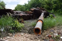 Xác xe tăng - thiết giáp nằm la liệt khắp miền Đông Ukraine