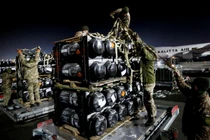 Báo Mỹ: Kho khí tài phương Tây đang cạn dần vì chiến sự Ukraine