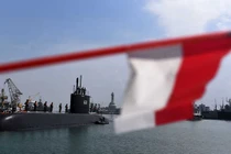 Quá giỏi: Cận cảnh tàu ngầm Indonesia tự lắp ráp trong nước