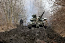 Phô trương chán chê, Nga bất ngờ rút lui khỏi biên giới Ukraine