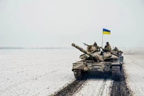 "Điếc không sợ súng": Ukraine vẫn mang T-64B1M ra đối đầu với T-72