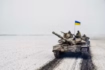 "Điếc không sợ súng": Ukraine vẫn mang T-64B1M ra đối đầu với T-72