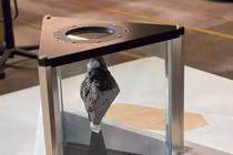 NASA cho Nhà Trắng mượn đá Mặt Trăng 3,9 tỷ năm tuổi