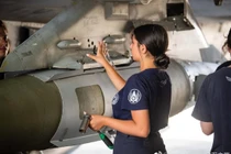 Không quân Israel sử dụng máy bay nào và bom gì để đánh Hamas?