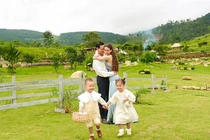 Loạt ảnh đẹp như tranh vẽ của gia đình Hồ Ngọc Hà trong MV mới