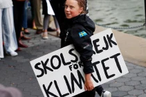 Cô gái vượt Đại Tây Dương bằng du thuyền không khí thải