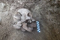 Kinh dị hài cốt đứa trẻ “ma cà rồng” bí ẩn nhất TG 