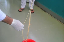 Kinh hãi sán xơ mít dài 7m làm tổ trong bụng người đàn ông ở Quảng Nam