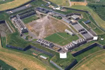 Bí mật kinh hoàng bên trong hòn đảo đáng sợ nhất TG 