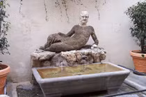 Sự thật quá choáng về bức tượng "biết nói" quái nhất hành tinh