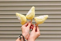 “Con nghiện” xếp hàng cả tháng để mua kem sầu Thái Lan giá cắt cổ 