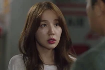 Điếng người trước cảnh tượng nhìn thấy bên nhà hàng xóm...