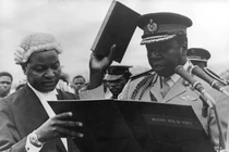 Rùng mình nhà độc tài sùng bái Hitler tàn sát 500.000 người