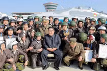 Hình ảnh ông Kim Jong Un thị sát tập trận ở Triều Tiên