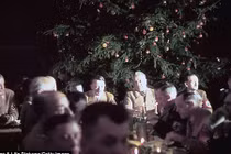 Loạt ảnh bất ngờ về tiệc Giáng sinh ít biết của trùm phát xít Hitter