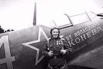 Góc khuất chưa hé lộ về phi công huyền thoại nhất Liên Xô 