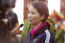 Vụ mẹ nữ sinh giao gà: Lần đầu tiên chồng được vào thăm vợ, bà Hiền nói gì? 