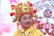 “Ngọc Hoàng” Quốc Khánh khiến dân mạng phát sốt vì kiểu bắt tay mới