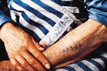 Ám ảnh hình xăm của tù nhân trại tập trung phát xít Đức