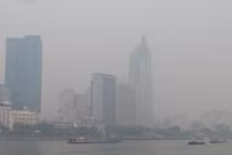 Sài Gòn mù sương suốt ngày, chỉ số ô nhiễm không khí đang ở mức xấu 