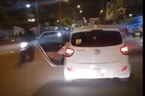 Danh tính tài xế xe du lịch “làm xiếc” trên đường phố Nha Trang