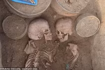 Kinh ngạc "hài cốt tình nhân" e ấp trong cổ mộ 4.000 tuổi