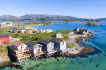 Lạ lùng hòn đảo nơi mùa hè mặt trời không bao giờ lặn