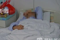 Cho thai phụ xuống xe cửa trước, tài xế xe buýt 'nhừ đòn' 