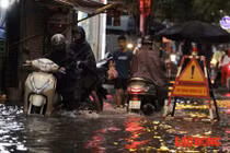 Dự báo thời tiết 29/7: Miền Bắc mưa dông, miền Trung vẫn nắng nóng 